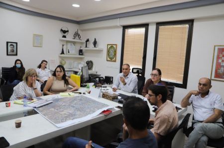 جلسة عمل لدفع عجلة التخطيط بالمسطحات 3 – 4 – 12 في بلدة كفرقرع